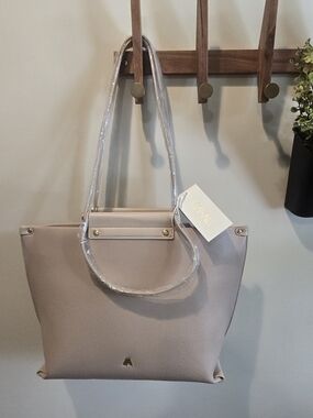 🔥 NWT ELLO Everyday Tote in Light Taupe